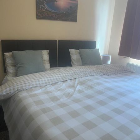 NevendonBasildon Essex Modern 3 Bed House For 7 Guests Free Parking And Wifi公寓 外观 照片